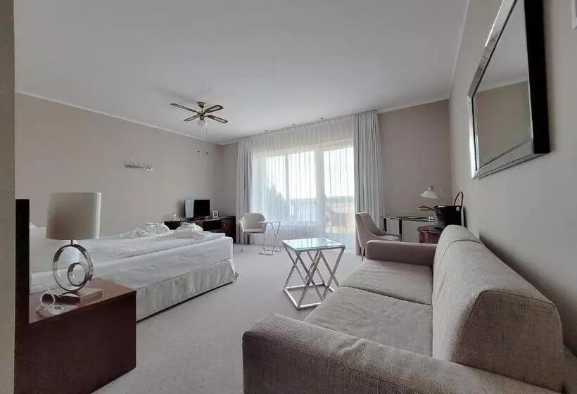 Juniorsviitti Parveke, Resort Märkisches Meer