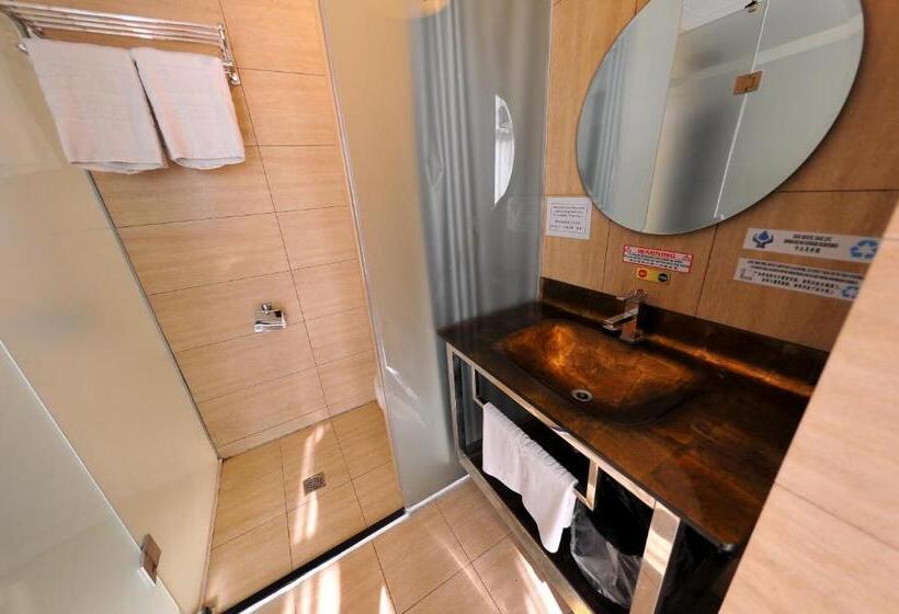 غرفة عائلية, Shervinton Executive Boutique