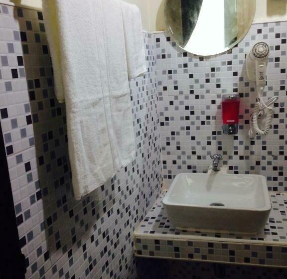 סוויטה דלוקס, Sukhumvit 20 Guest House