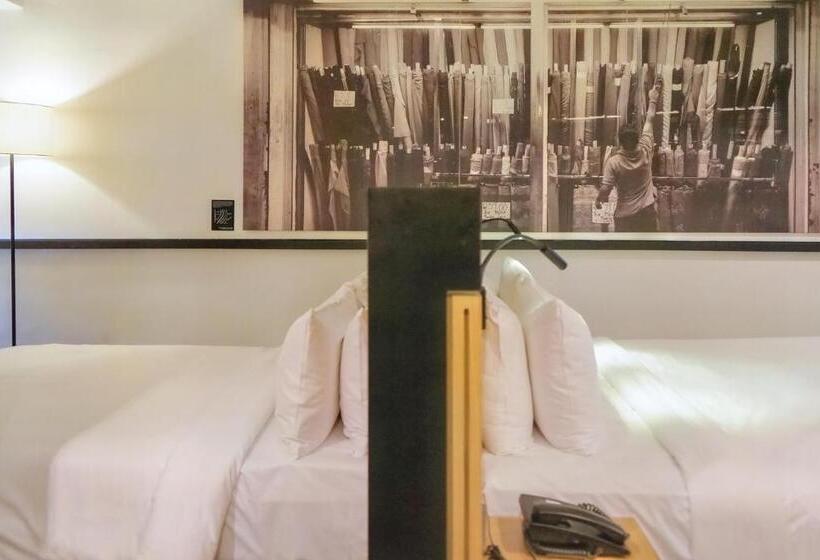 اتاق خانوادگی, The Kuala Lumpur Journal