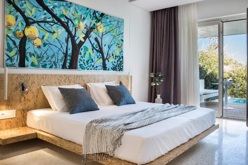 اتاق پرمیوم, The Kuala Lumpur Journal