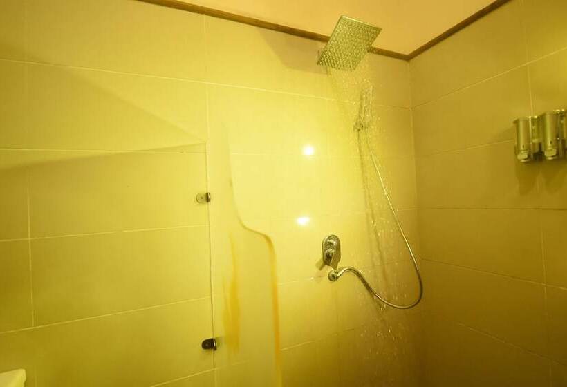 سوییت اجرایی, Keinnara Loikaw