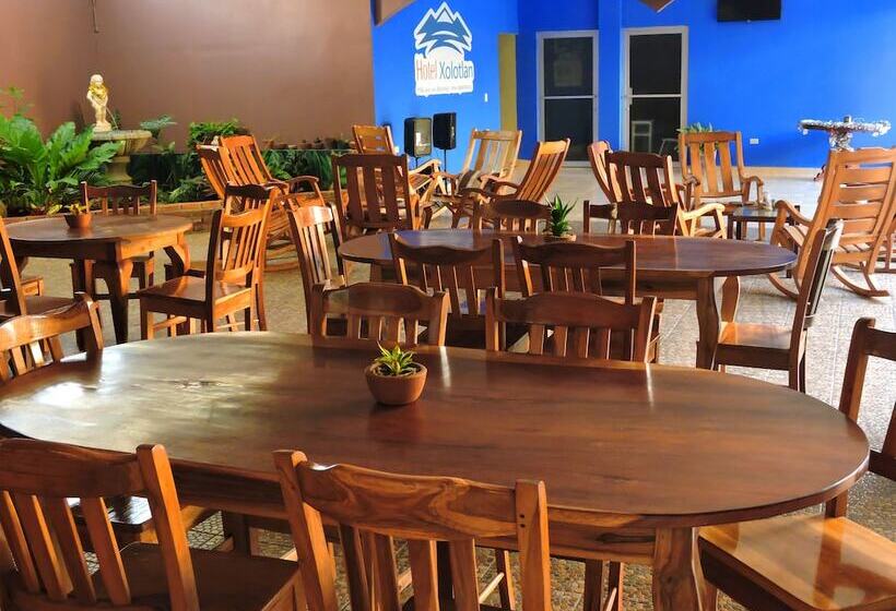 اتاق استاندارد با 2 تخت دوبل, Xolotlán Hostel