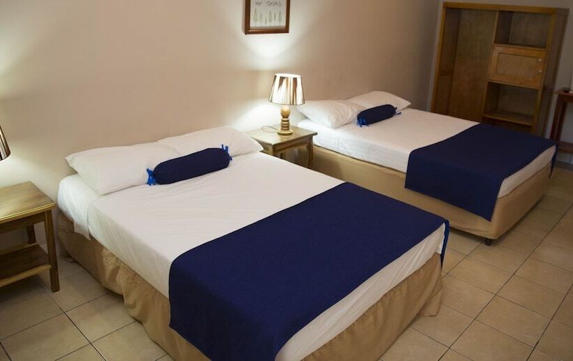 اتاق استاندارد با 2 تخت دوبل, Xolotlán   Hostel