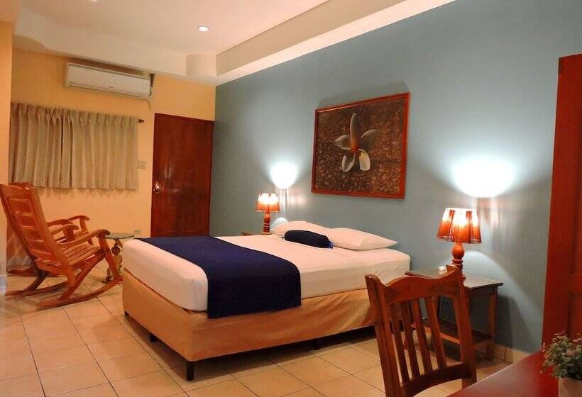 سوییت, Xolotlán Hostel