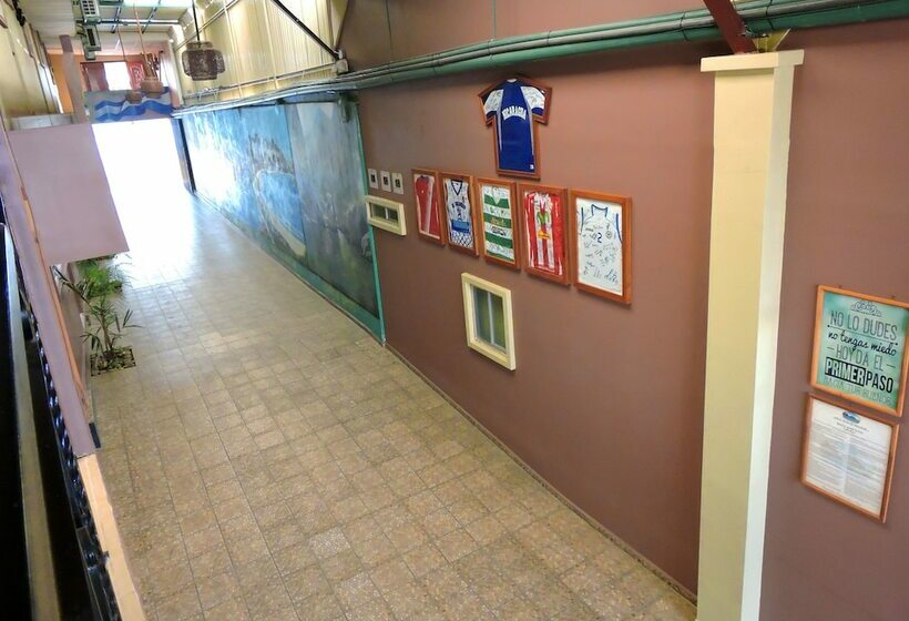 تختخواب در اتاق مشترک, Xolotlán Hostel