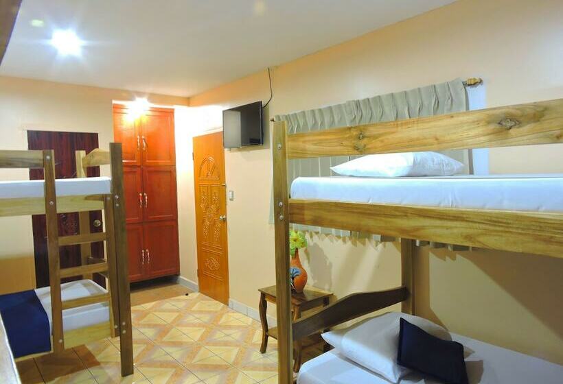 تختخواب در اتاق مشترک, Xolotlán Hostel