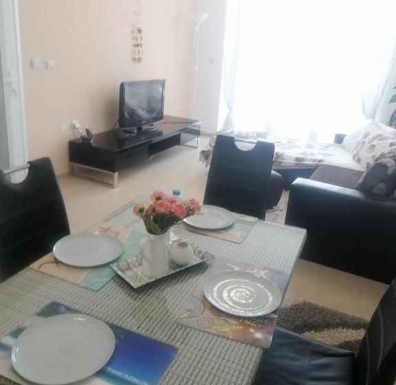 Апартаменты 1 Спальня Вид на Море, апартамент с изглед към морето и външен басейн