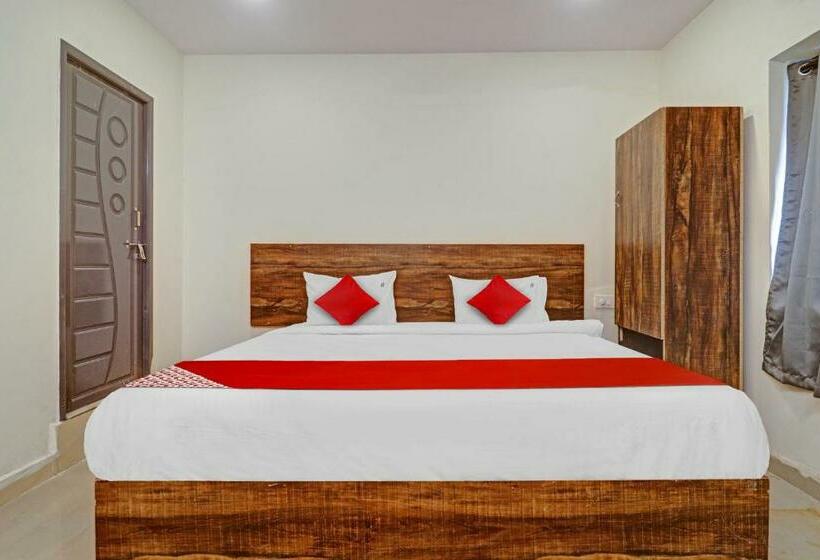 Quarto Triplo Clássico, Oyo Flagship 81135  R Square Inn