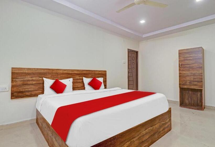 Quarto Triplo Clássico, Oyo Flagship 81135  R Square Inn