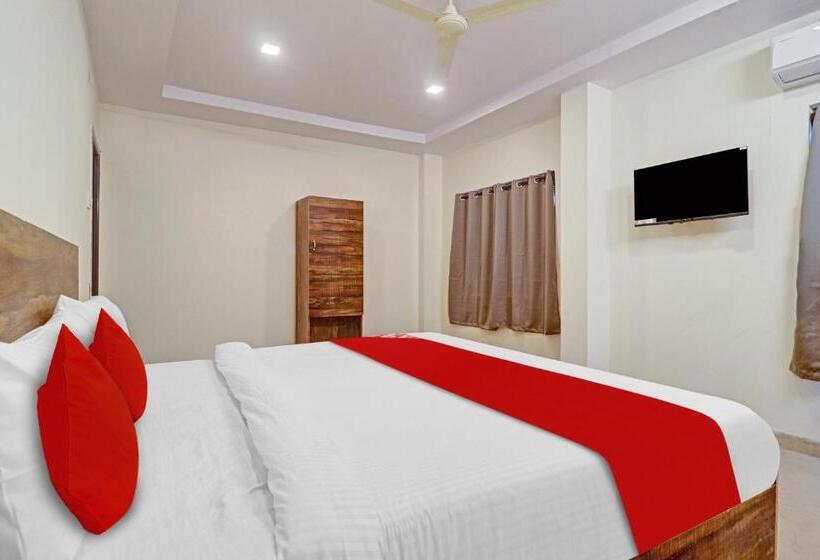 Quarto Triplo Clássico, Oyo Flagship 81135  R Square Inn