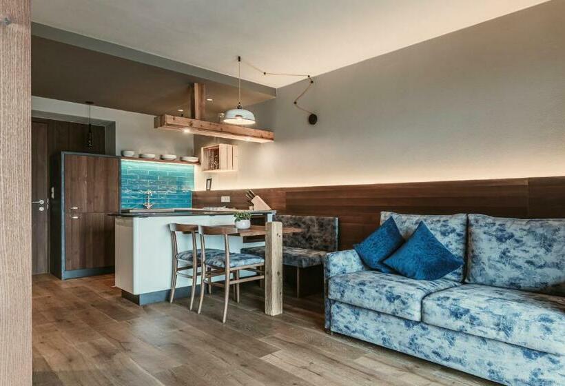 شقة غرفة واحدة ذات إطلالة, Hosler