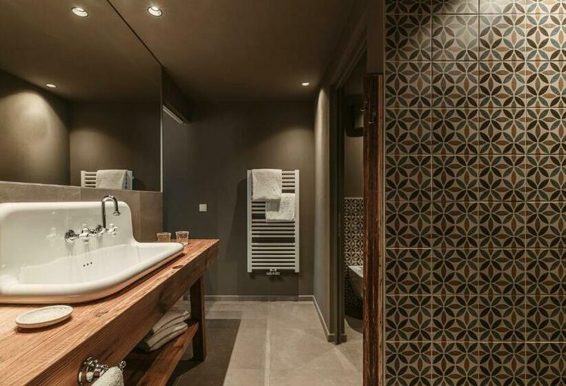 شقة غرفة واحدة ذات إطلالة, Hosler