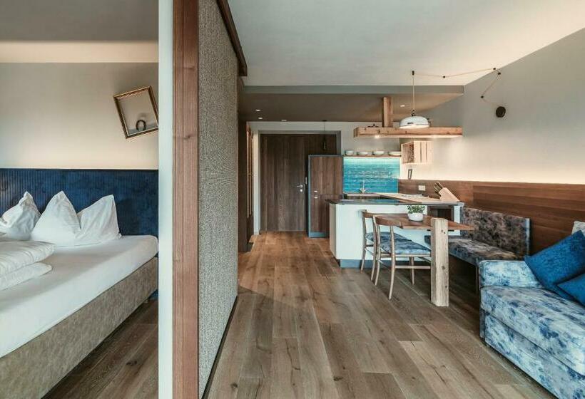 شقة غرفة واحدة ذات إطلالة, Hosler