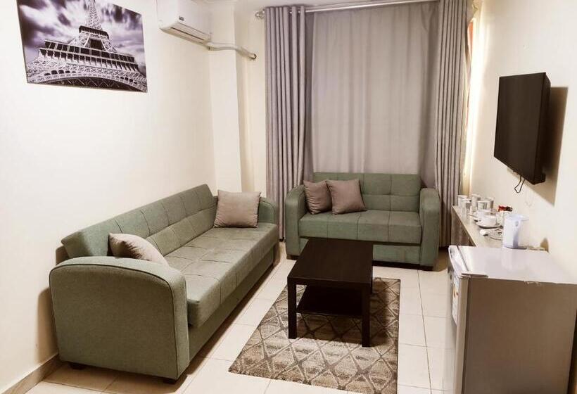 سوییت جونیور, Golden Plaza