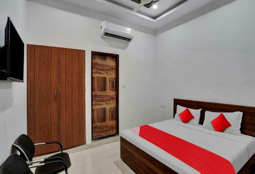 Трехместный Номер Классика, Oyo Flagship 80991  Kvs Residency