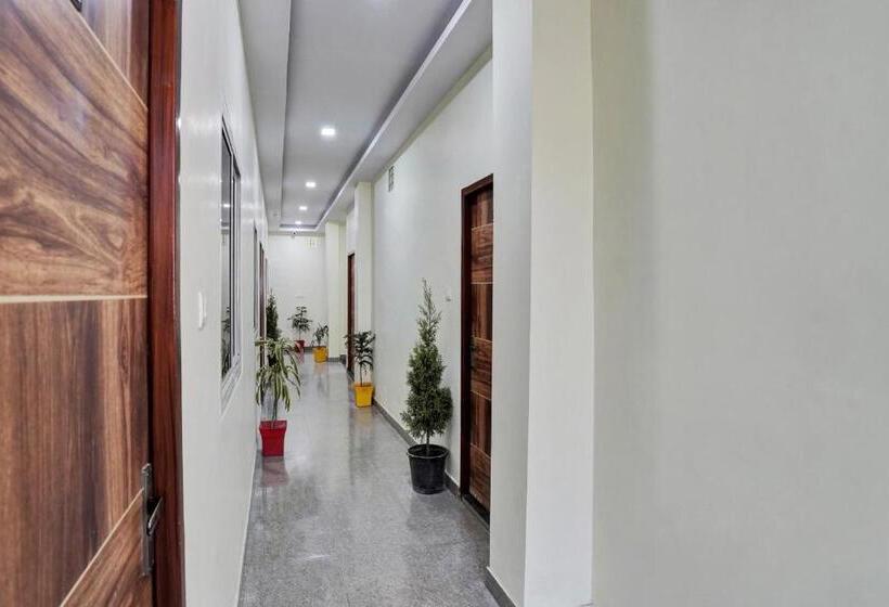 Трехместный Номер Классика, Oyo Flagship 80991  Kvs Residency