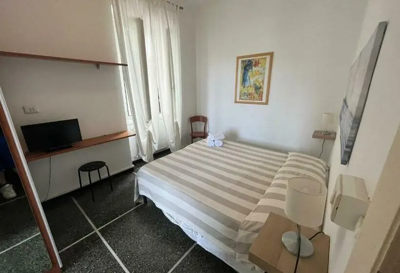 اتاق خانوادگی, Piccolo Hotel Di Lavagna
