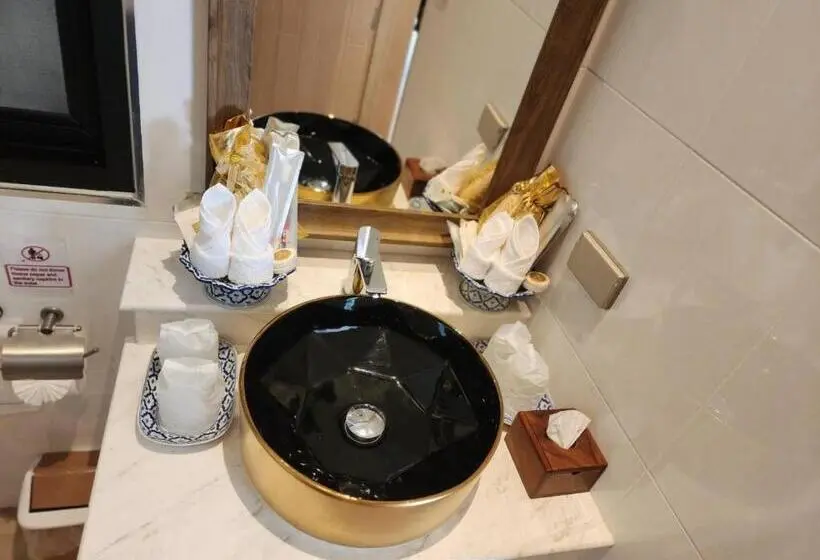 Perhehuone, Alaita Boutique Phuket