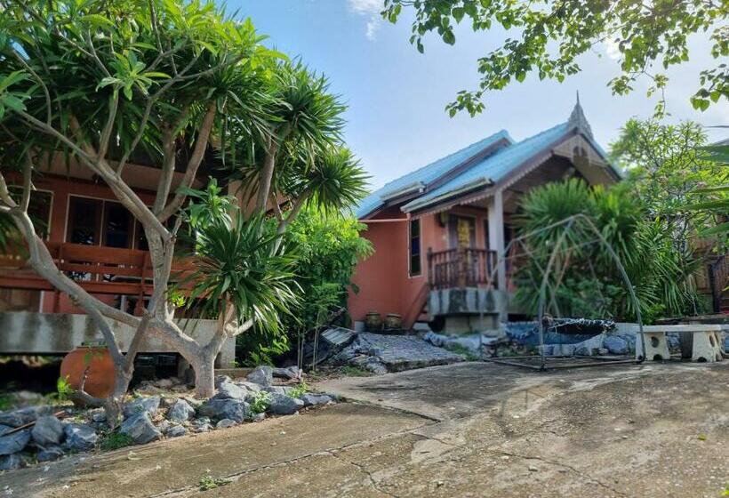 غرفة قياسية رباعية مطلة على البحر, Hello Sichang Bungalow