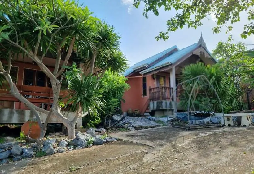 景色の見えるスタンダード４人部屋, Hello Sichang Bungalow