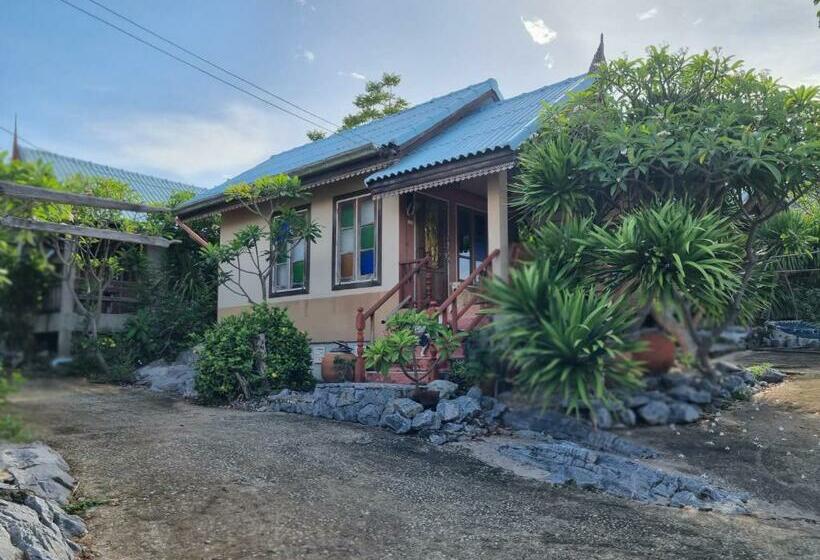 غرفة قياسية رباعية مطلة على البحر, Hello Sichang Bungalow