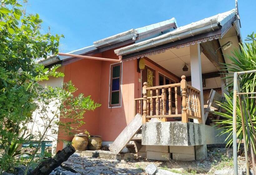 Четырехместный Номер Стандарт Вид на Море, Hello Sichang Bungalow