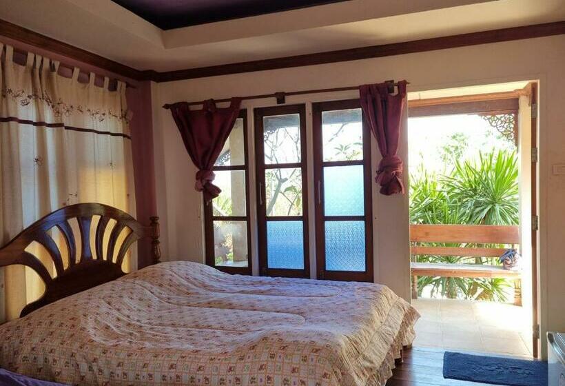 Четырехместный Номер Стандарт Вид на Море, Hello Sichang Bungalow