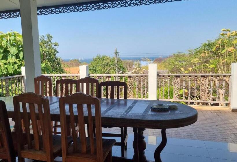 غرفة قياسية رباعية مطلة على البحر, Hello Sichang Bungalow