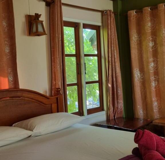 Бунгало Стандарт, Hello Sichang Bungalow