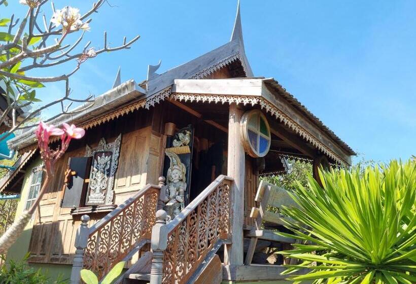 غرفة ديلوكس مطلّة علي البحر مزوَّدة بشُرفة, Hello Sichang Bungalow