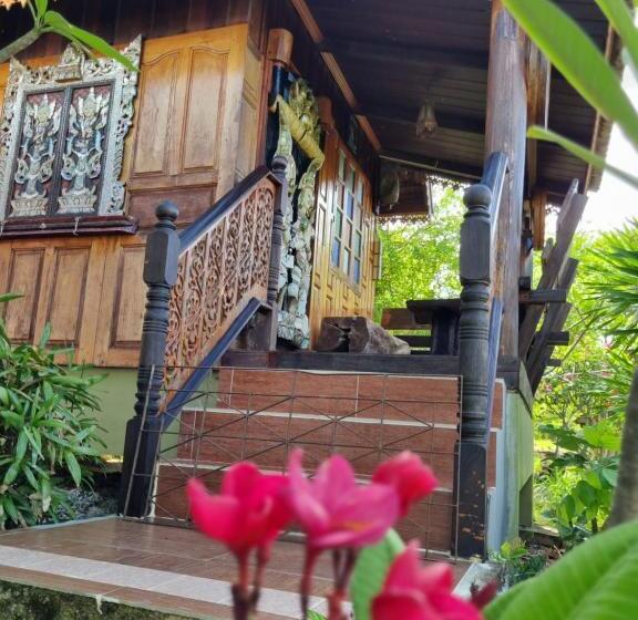 غرفة ديلوكس مطلّة علي البحر مزوَّدة بشُرفة, Hello Sichang Bungalow