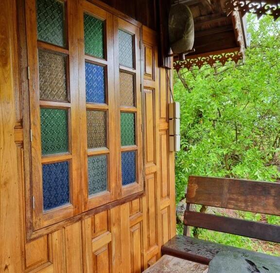 غرفة ديلوكس مطلّة علي البحر مزوَّدة بشُرفة, Hello Sichang Bungalow