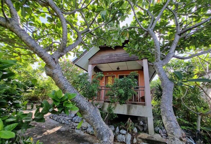 Семейное Бунгало, Hello Sichang Bungalow