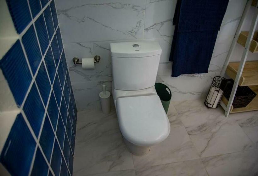 اتاق خانوادگی با چشمانداز باغ, Villa Havana Negril