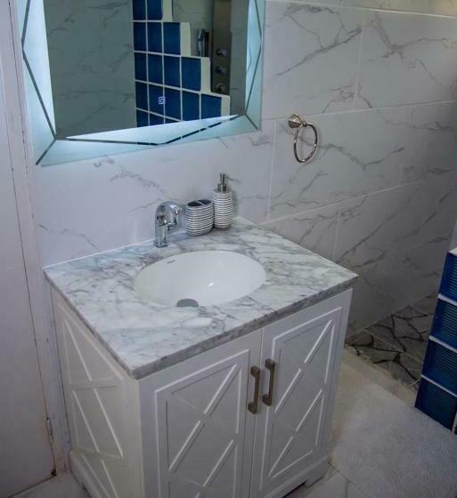 اتاق خانوادگی با چشمانداز باغ, Villa Havana Negril