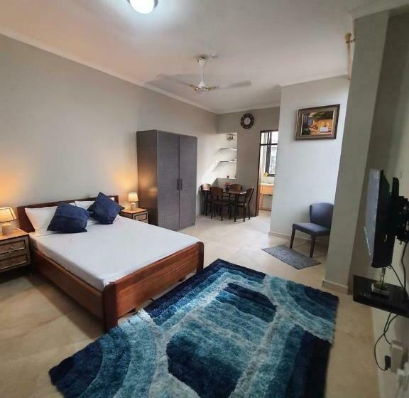 Номер Deluxe, Spacious Holiday Let Wi Fi & Private Amenities Oyibi