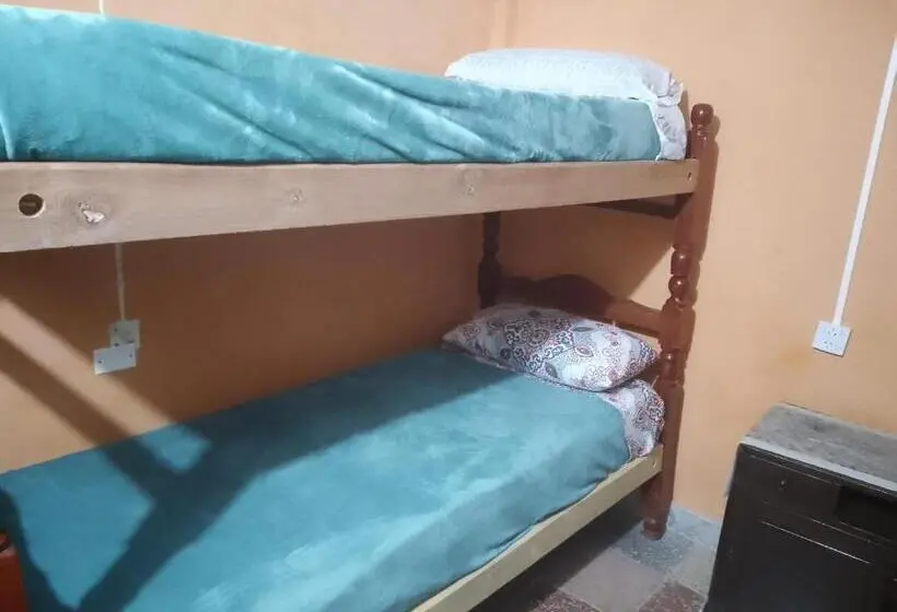 スタンダード４人部屋, Trinidad Hostal