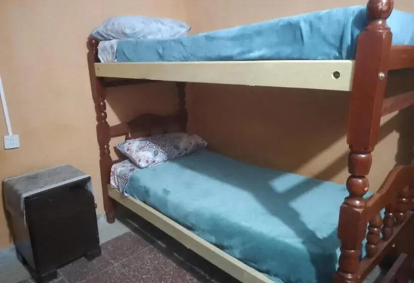 スタンダード４人部屋, Trinidad Hostal