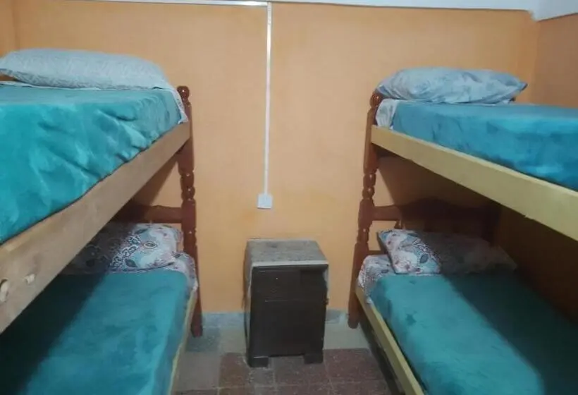 スタンダード４人部屋, Trinidad Hostal