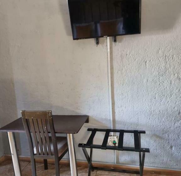 スタンダードルーム, Monate Bnb