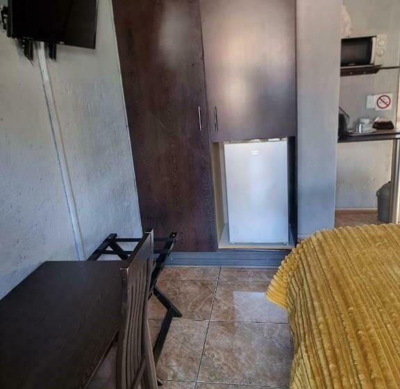 スタンダードルーム, Monate Bnb