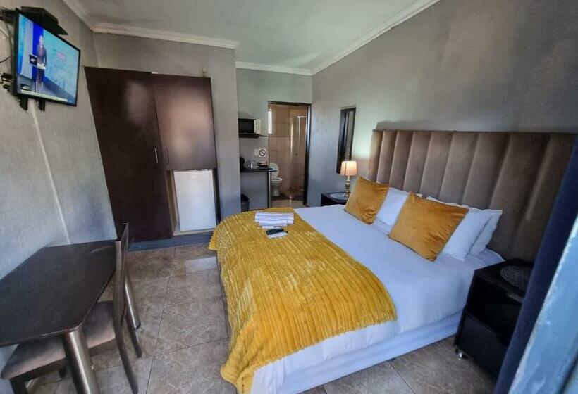 スタンダードルーム, Monate Bnb