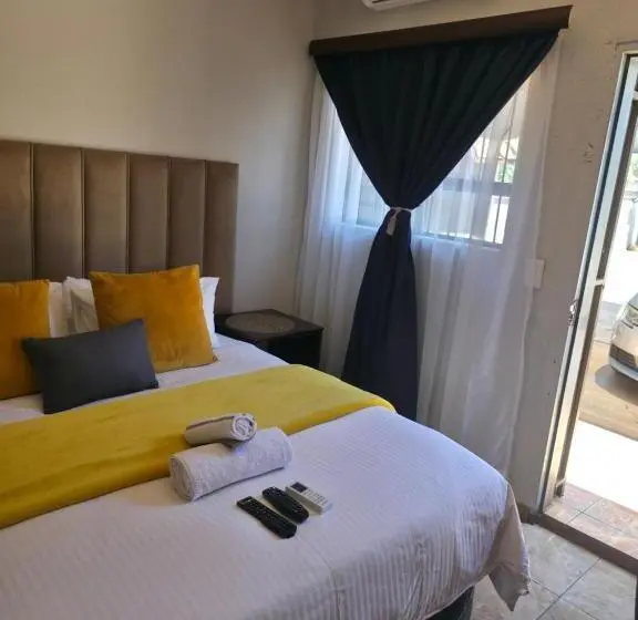 スタンダードルーム, Monate Bnb