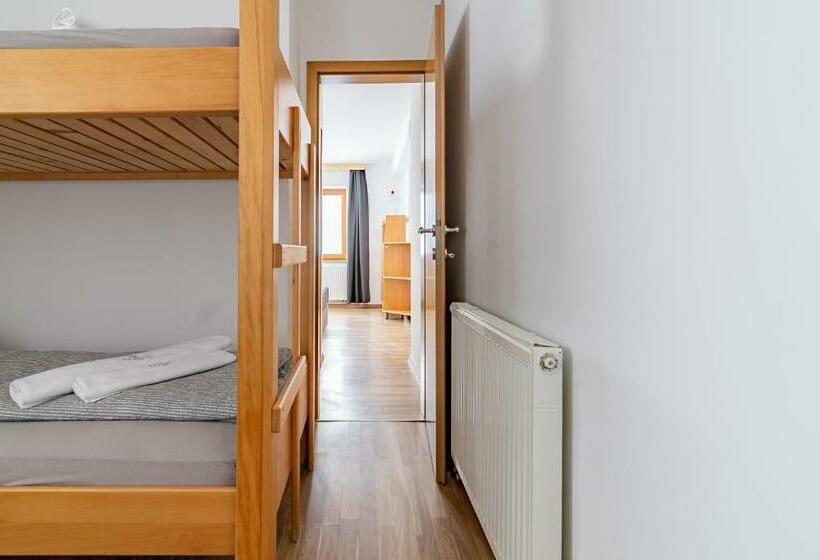 اتاق خانوادگی, Ribniška Koča