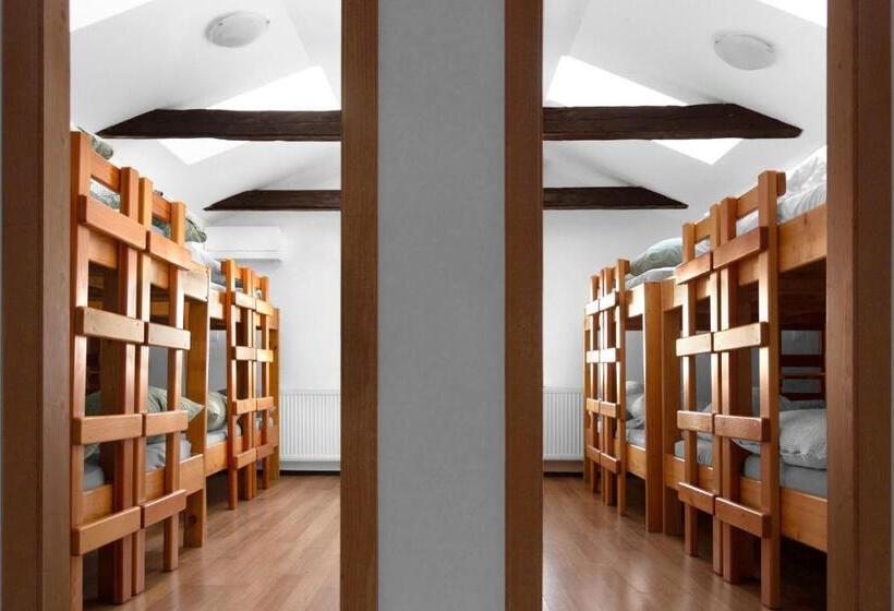 تختخواب در اتاق مشترک, Ribniška Koča