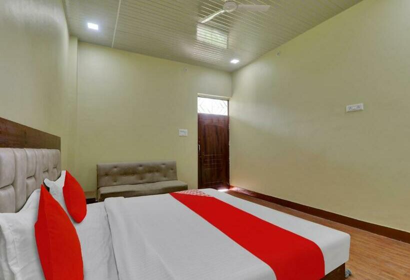 Трехместный Номер Классика, Oyo Flagship 81077 Madhuraj Banquet And Lawn