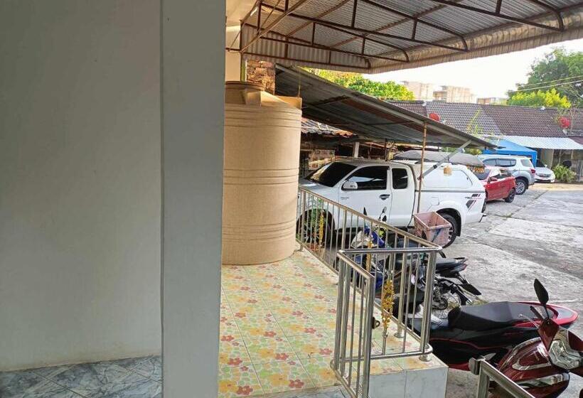 חדר אקונומי, Kata S.t House 2