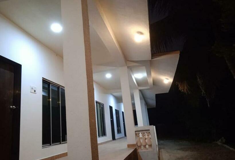 디럭스 룸, Green Woods Resort Near Kashid Beach