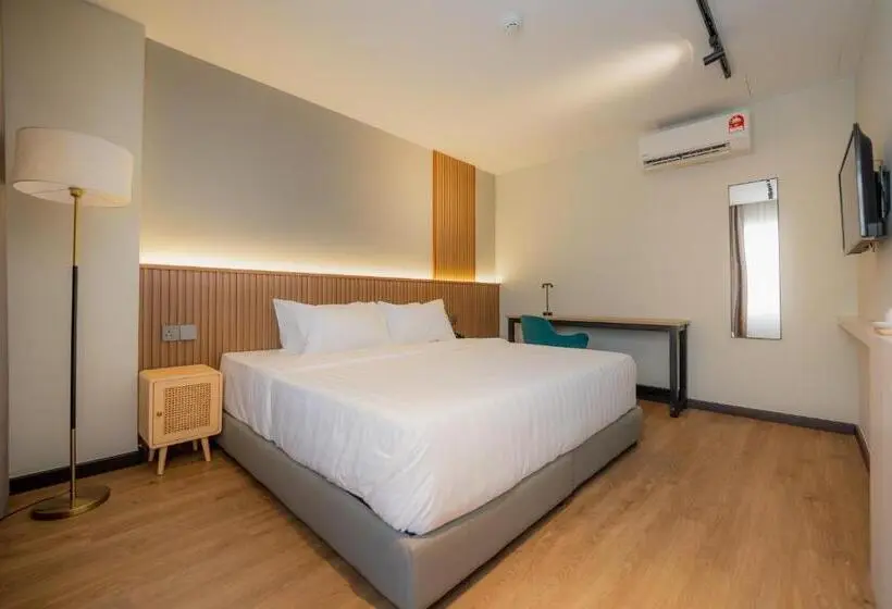 キングサイズベッドのデラックスルーム, Matata Hotel Kota Kinabalu